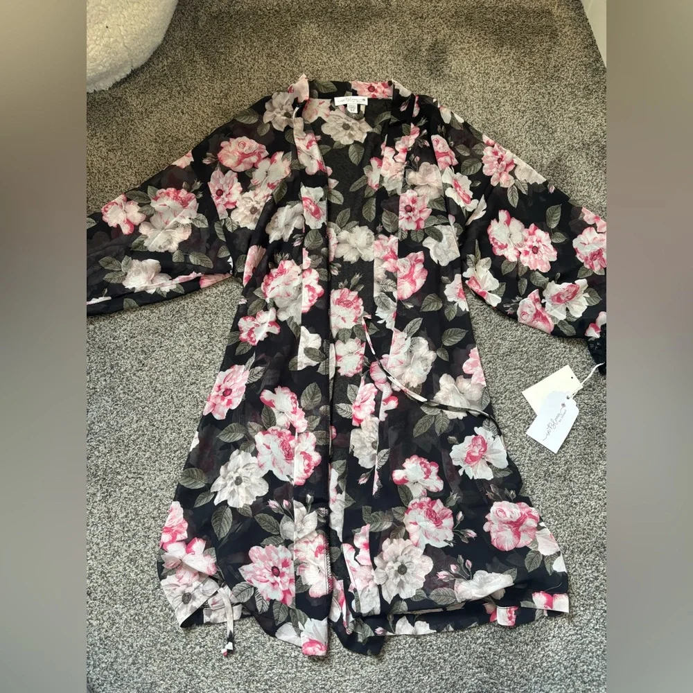 In Bloom Floral Lace Wrap Robe - Picture 1 of 5